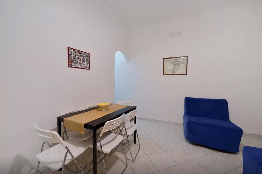 Trimarchi House Apartment เนเปิลส์ ภายนอก รูปภาพ